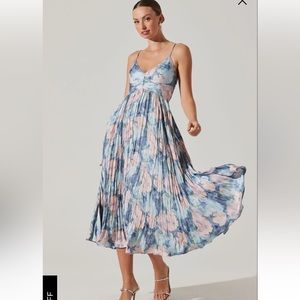 ASTR the label Maeve pleated midi dress in blue abstract, size small